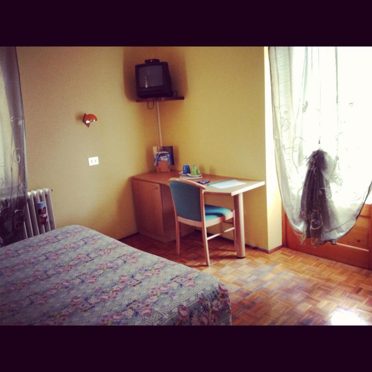 Hotel Viola Valdidentro Kültér fotó