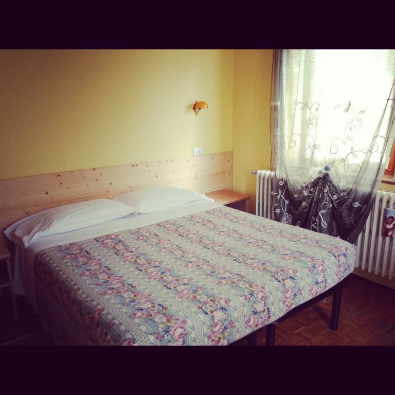 Hotel Viola Valdidentro Kültér fotó